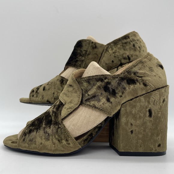 Cabi Womens 7.5 Shoes Block Heels 3.5" Green Crushed Velvet Interlock Open-Toe - Picture 1 of 14